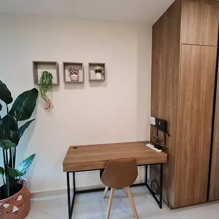 Lovely Kozi Square Studio 1 Bedroom With Pool Lv7E Kuching Exterior photo