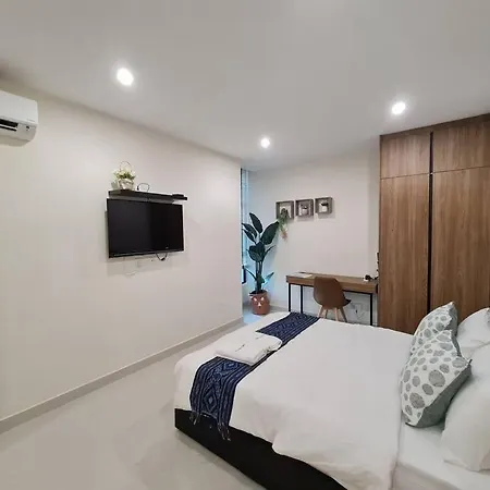 Lovely Kozi Square Studio 1 Bedroom With Pool Lv7E Kuching Exterior photo