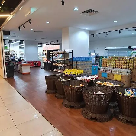 Lovely Kozi Square Studio 1 Bedroom With Pool Lv7E Kuching Exterior photo