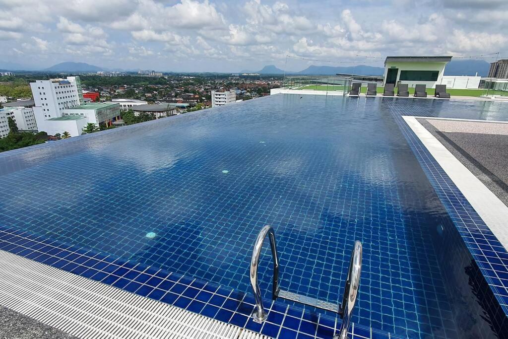 Lovely Kozi Square 1 Bedroom With Pool Lv7e * Kuching