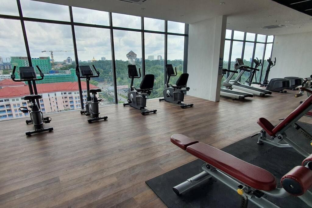 Lovely Kozi Square 1 Bedroom With Pool Lv7e